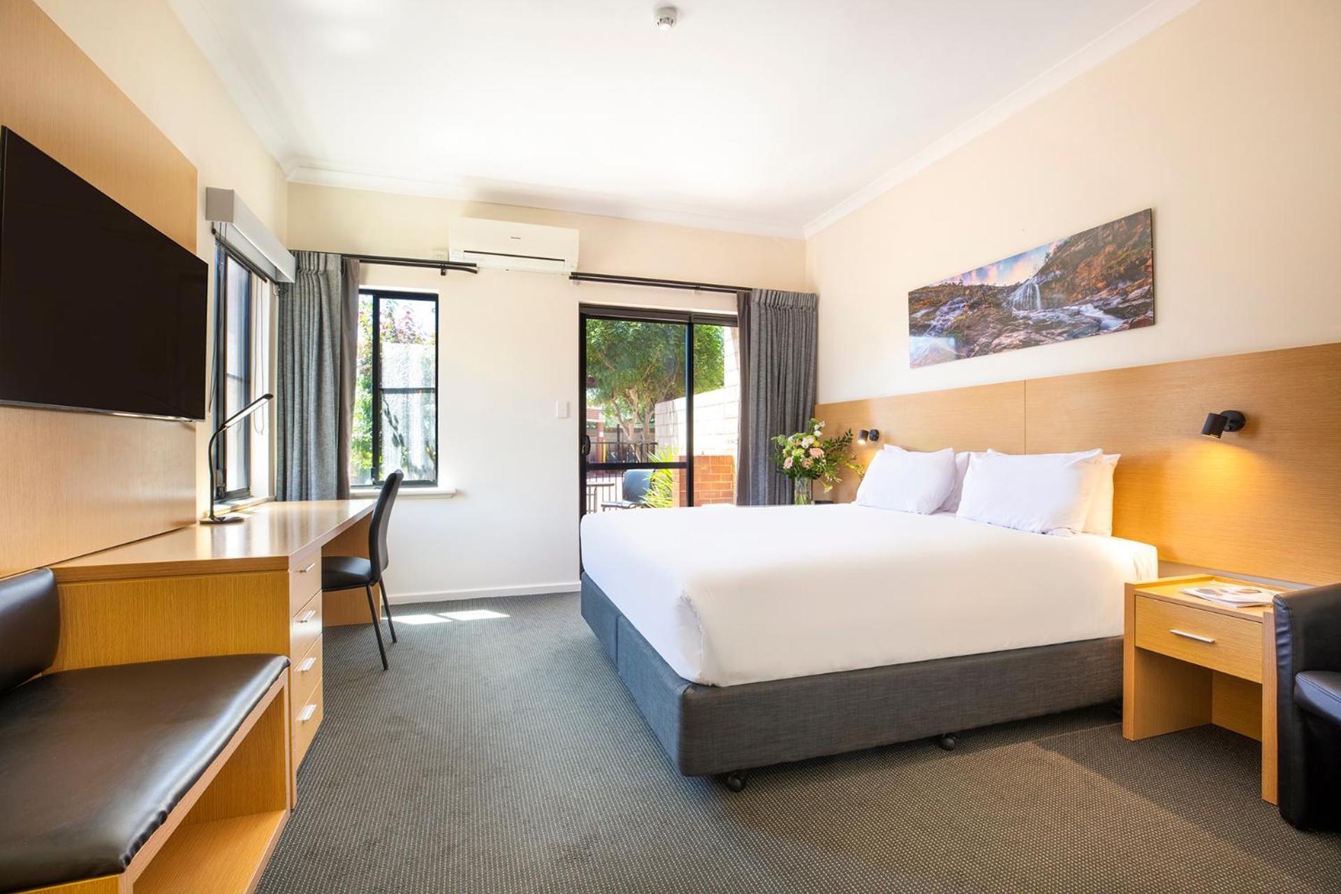 Country Comfort Perth — Photos 1